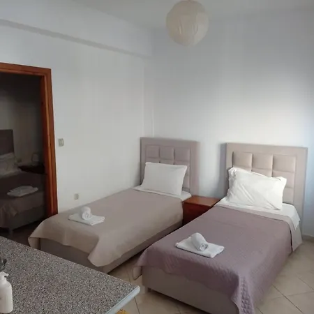 Achilles Apartment *