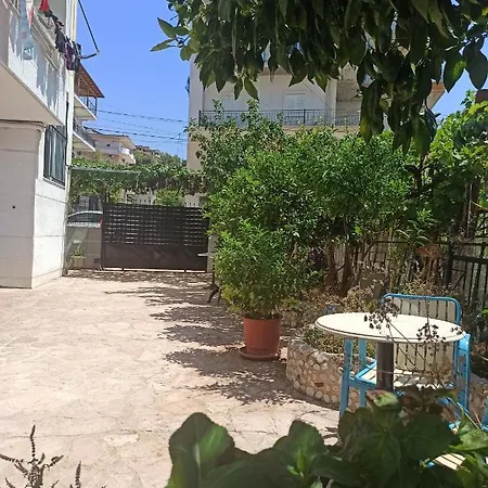 Achilles Sarandë
