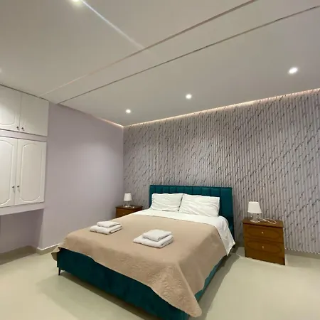 Achilles Apartment
