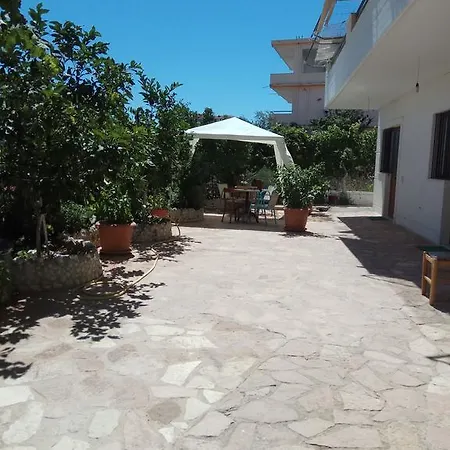 Achilles Apartment